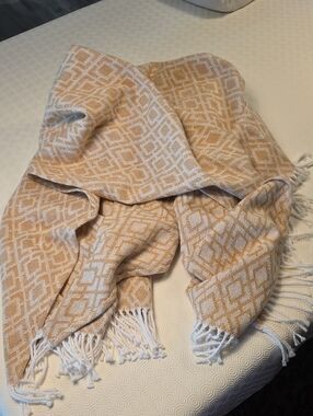 Linea Casa Beige & White Geometric Fringe Throw Blanket 52x70